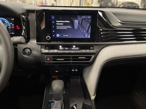 Certified 2025 Toyota Camry LE AWD/4WD image 18