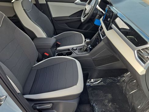 New 2026 Volkswagen Taos SE image 22