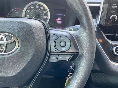 Used 2020 Toyota Corolla LE image 24