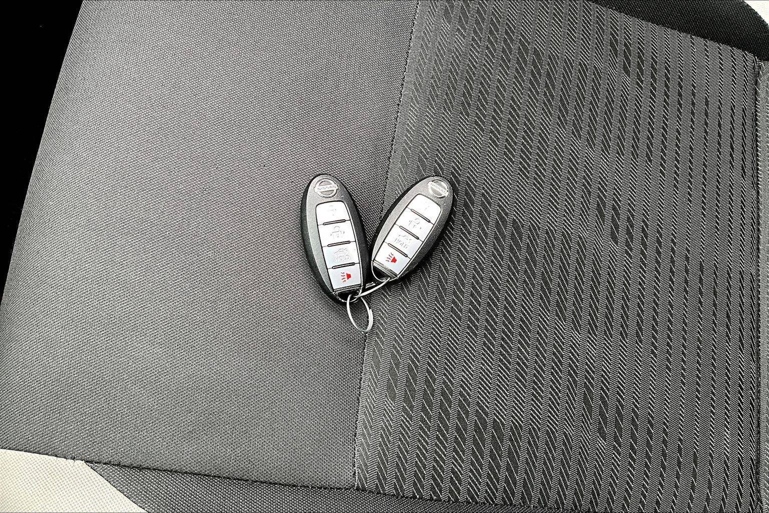 Used 2021 Nissan Versa SV FWD image 34