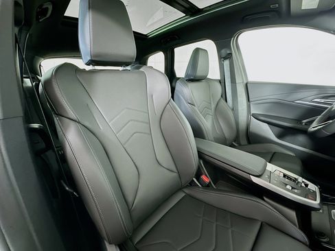 Used 2025 BMW X1 M35i w/ Premium Package image 28