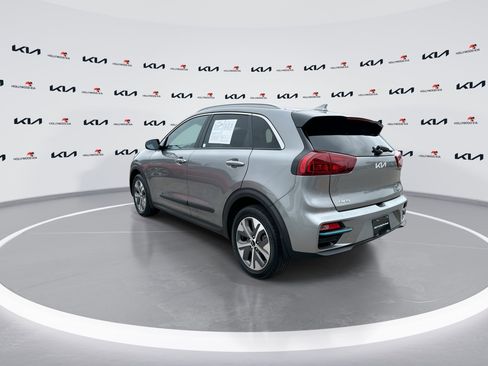 Used 2022 Kia Niro EX Premium w/ Cold Weather Package image 6
