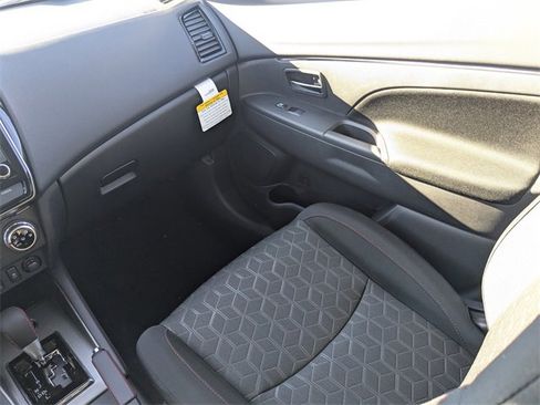 Used 2026 Mitsubishi Outlander Sport LE image 18