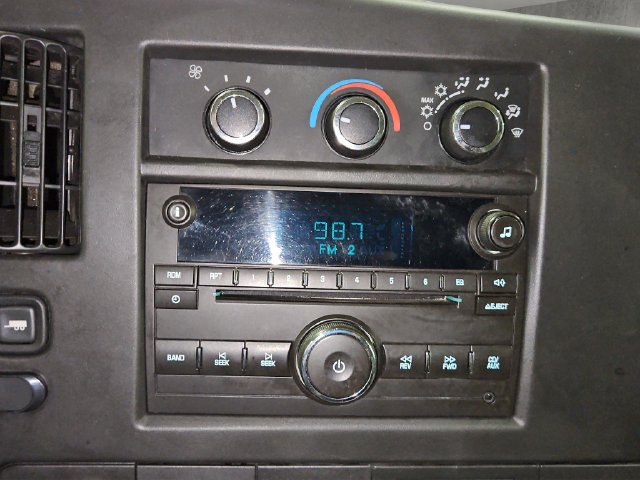 Used 2011 Chevrolet Express 1500 LT w/ LT Preferred Equipment Group AWD/4WD image 17
