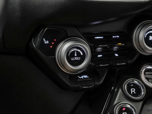 Used 2022 Aston Martin V8 Vantage Coupe RWD image 66