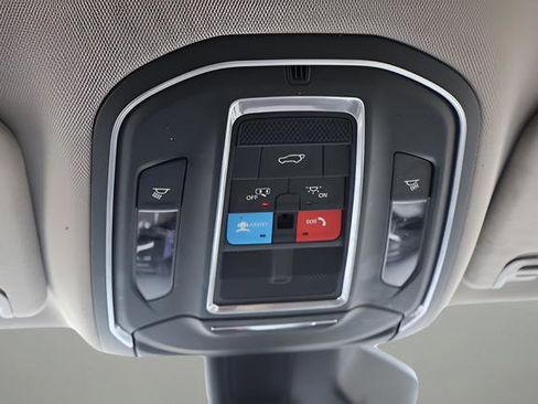 Used 2022 Jeep Wagoneer Series III AWD/4WD image 11
