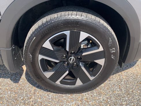 Used 2025 Nissan Kicks SR FWD image 8