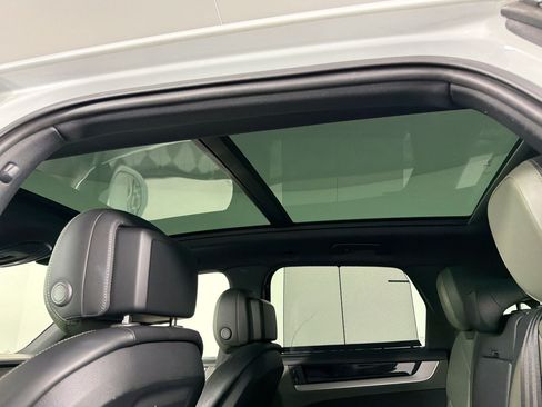 Certified 2024 Porsche Cayenne AWD/4WD image 24