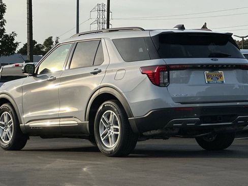New 2025 Ford Explorer Active w/ Active Comfort Package image 6