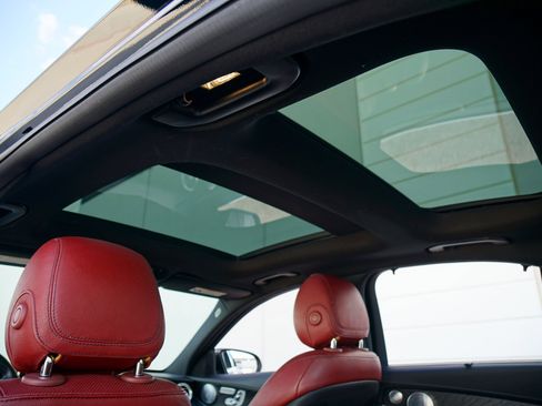 Used 2015 Mercedes-Benz C 400 4MATIC image 38