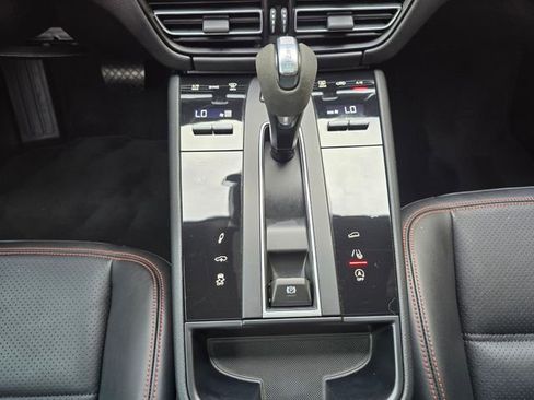 Used 2023 Porsche Macan Turbo AWD/4WD image 26