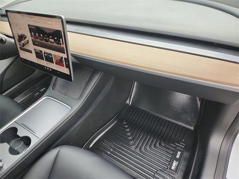Used 2023 Tesla Model 3 Standard Range image 28