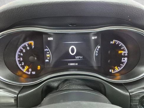 Used 2020 Jeep Grand Cherokee Limited AWD/4WD image 12