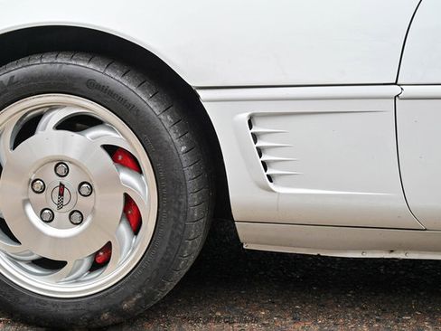 Used 1995 Chevrolet Corvette Coupe RWD image 79