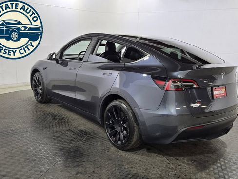 Used 2021 Tesla Model Y Long Range AWD/4WD image 5