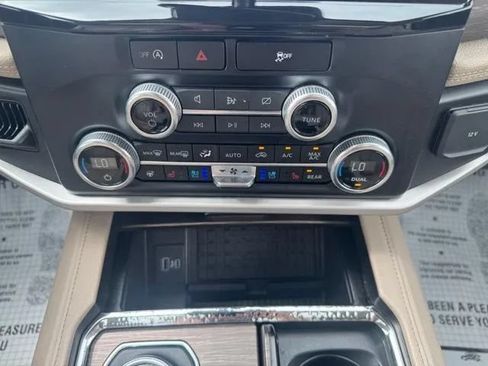 Used 2024 Ford Expedition Limited AWD/4WD image 28