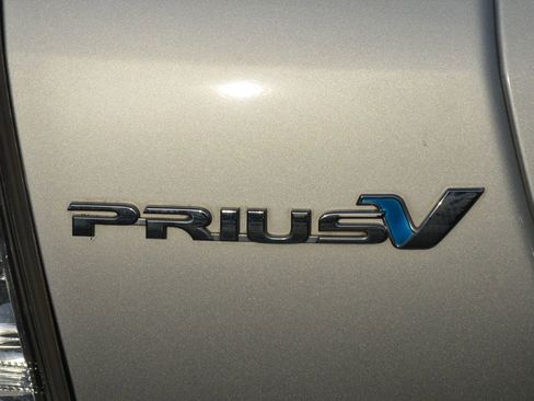 Used 2013 Toyota Prius V Three image 29