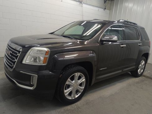 Used 2016 GMC Terrain SLT w/ Open Road Package FWD image 2