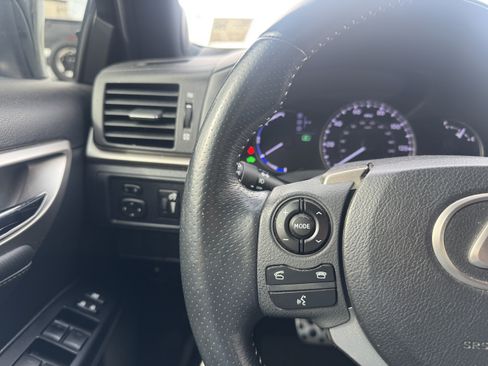 Used 2015 Lexus CT 200h w/ Navigation Package image 21