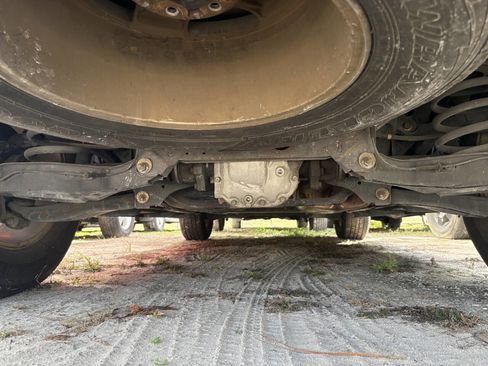 Used 2005 Nissan Armada SE image 13