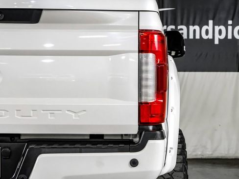 Used 2019 Ford F250 Lariat w/ Lariat Ultimate Package AWD/4WD image 41