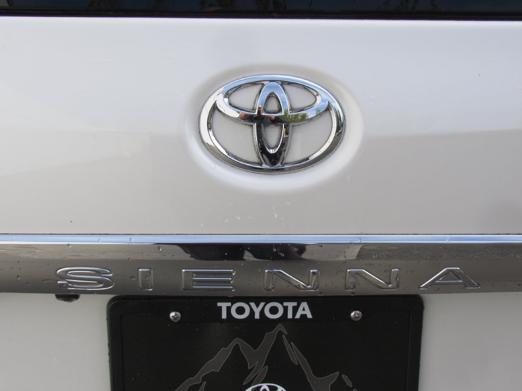Used 2019 Toyota Sienna XLE AWD/4WD image 9
