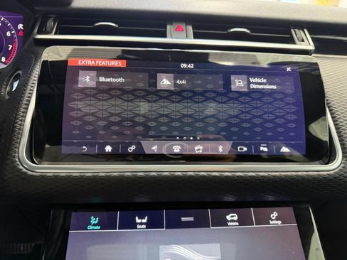 Used 2020 Land Rover Range Rover Velar R-Dynamic S AWD/4WD image 40