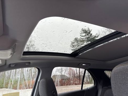 Used 2023 Chevrolet Equinox LT image 30