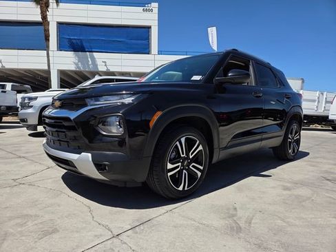 Certified 2023 Chevrolet TrailBlazer LT w/ Convenience Package FWD image 2