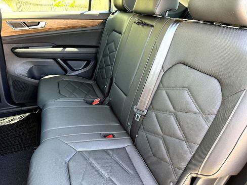 New 2026 Volkswagen Atlas SE FWD image 18