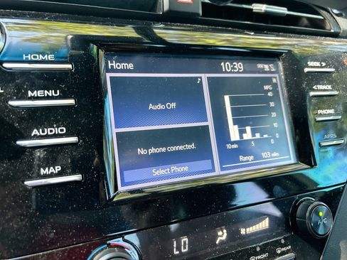 Used 2019 Toyota Camry SE FWD image 21