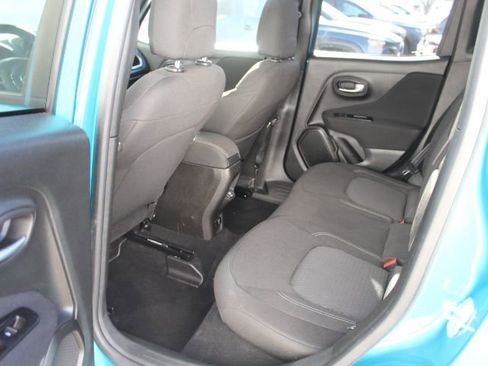 Used 2021 Jeep Renegade Latitude image 32