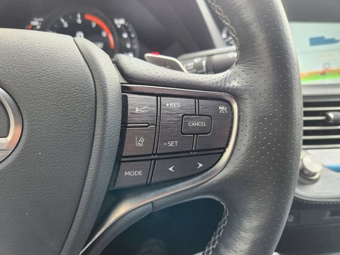Used 2019 Lexus LS 500 F Sport w/ Accessory Package (Z2) RWD image 30