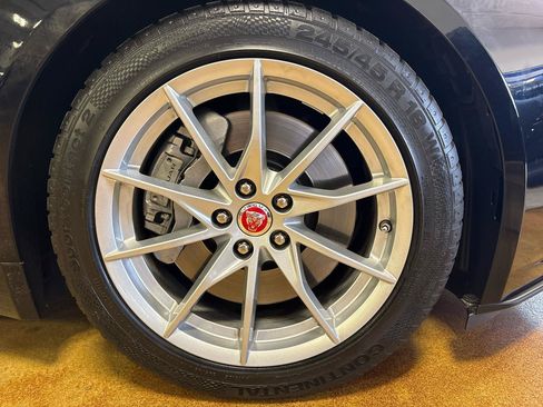 Used 2020 Jaguar F-TYPE Convertible RWD image 23