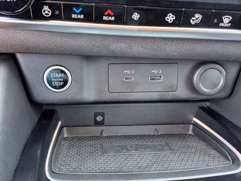 Used 2021 Nissan Rogue Platinum FWD image 28