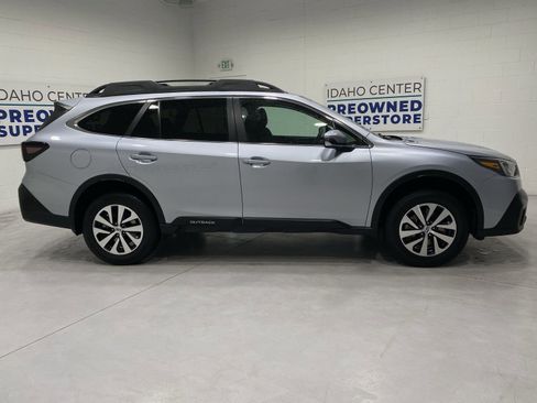 Used 2021 Subaru Outback Premium image 9