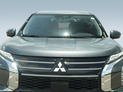 Used 2025 Mitsubishi Outlander SE FWD image 38