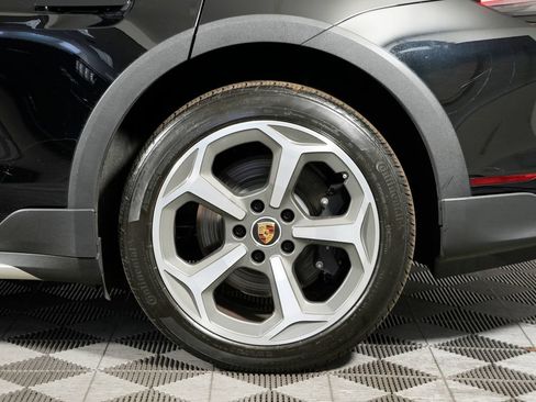 Certified 2024 Porsche Taycan 4 Cross Turismo AWD/4WD image 14