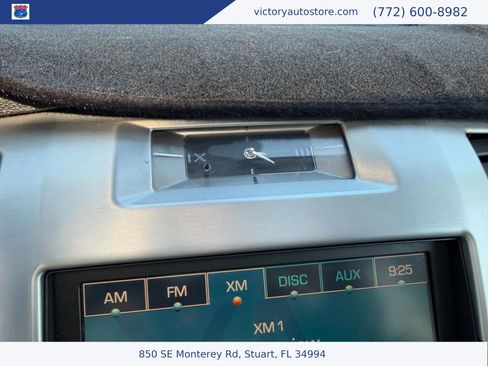 Used 2010 Cadillac Escalade Luxury image 17