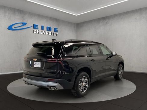 New 2026 Chevrolet Traverse LT w/ Driver Confidence Package AWD/4WD image 8