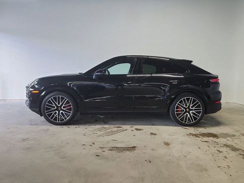 Certified 2025 Porsche Cayenne S AWD/4WD image 2
