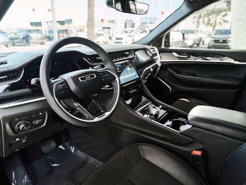 Used 2022 Jeep Grand Cherokee Trailhawk w/ Advanced Protech Group II image 2