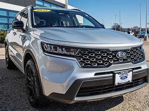 Used 2021 Kia Sorento S image 7