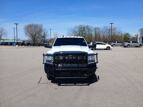 Used 2024 RAM 3500 Tradesman w/ Chrome Appearance Group image 3