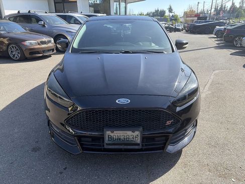 Used 2016 Ford Focus ST w/ Equipment Group 402A FWD image 8