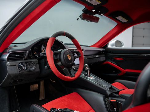 Used 2018 Porsche 911 GT2 RS image 2