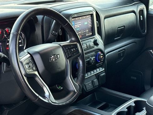 Used 2021 Chevrolet Silverado 1500 LT Trail Boss w/ Convenience Package II image 18