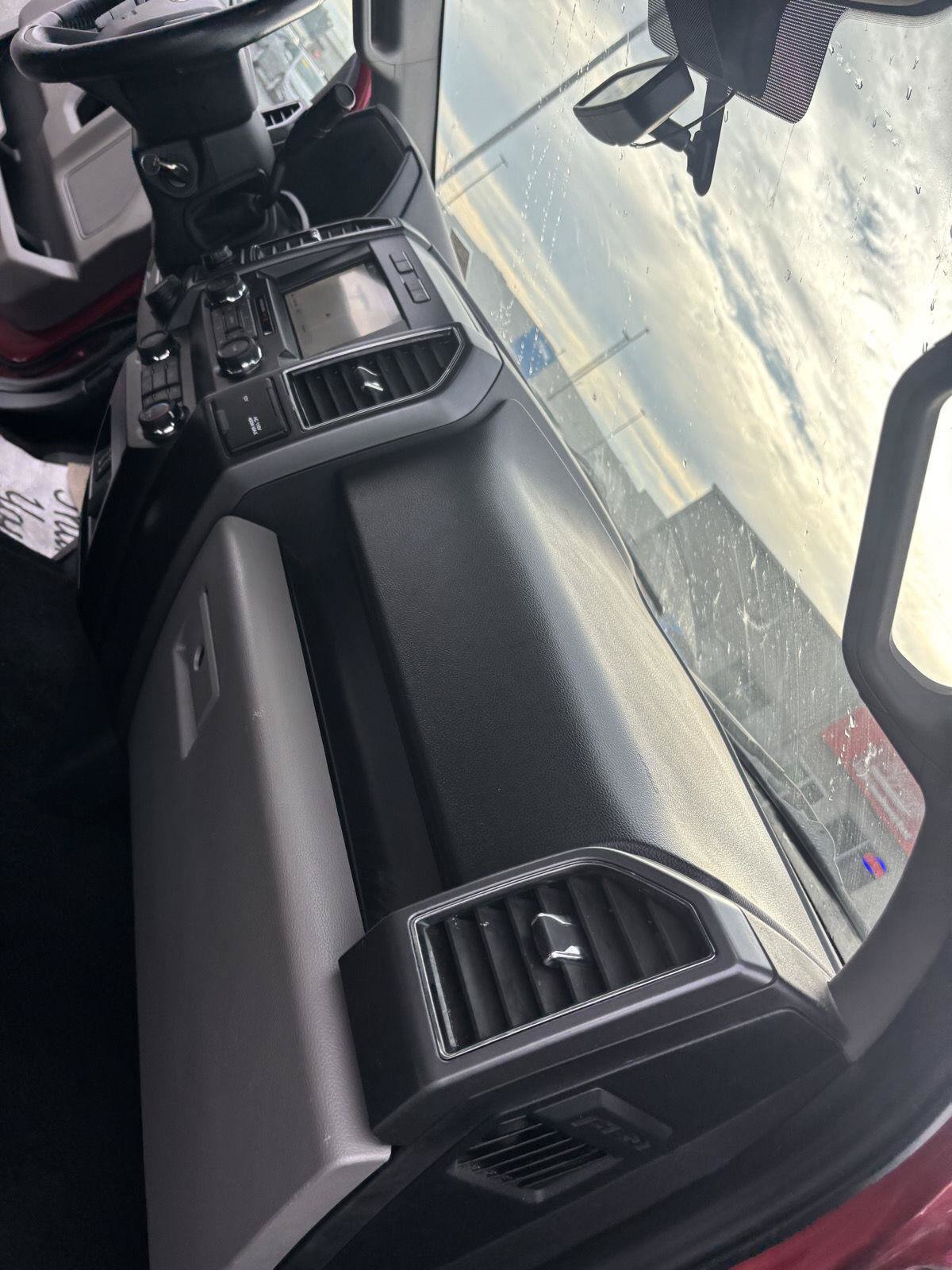 Used 2019 Ford F150 XLT w/ Equipment Group 302A Luxury AWD/4WD image 16