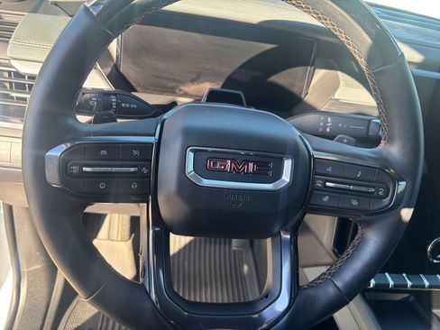 Used 2025 GMC Acadia AT4 w/ Super Cruise Package image 12