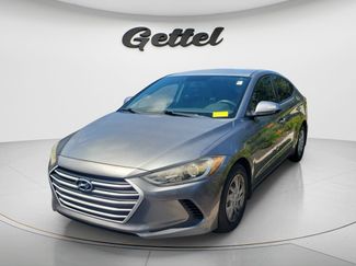Used 2017 Hyundai Elantra SE FWD video 1